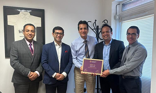 Sales Award from Vistara, India's premier airline, presented to our Managing Director - Deepak Nangla by Jaykishan Raithatha - Senior Manager International Sales, Ian Chacko